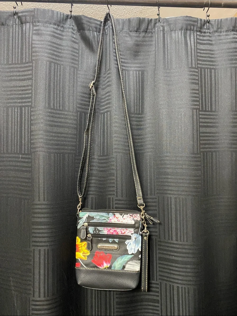 Stone Mountain Leather Floral Crossbody Wristlet black tropical
